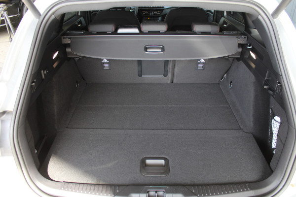 Ford FOCUS Wagon 1.0 EcoBoost Hybrid ST Line X | BLIS | Head-Up | Trekhaak | Adaptieve cruise