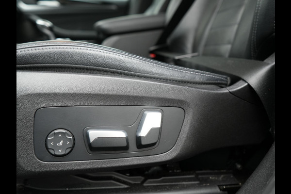 BMW X3 xDrive30e High Executive FACELIFT PHEV 293pk | Trekhaak Af Fabriek | Head Up | Camera | Harman / Kardon | Lederen Sportstoelen Memory & Ventilatie | Keyless | Blis | Stoelen & Stuur Verwarmd | Apple Carplay | Navigatie | DAB | Plug In Hybrid |