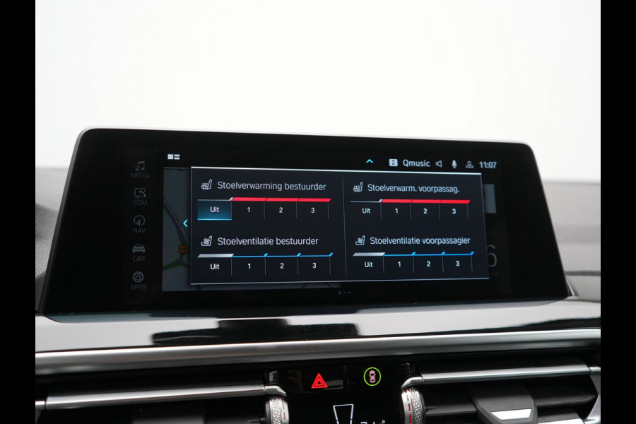 BMW X3 xDrive30e High Executive FACELIFT PHEV 293pk | Trekhaak Af Fabriek | Head Up | Camera | Harman / Kardon | Lederen Sportstoelen Memory & Ventilatie | Keyless | Blis | Stoelen & Stuur Verwarmd | Apple Carplay | Navigatie | DAB | Plug In Hybrid |