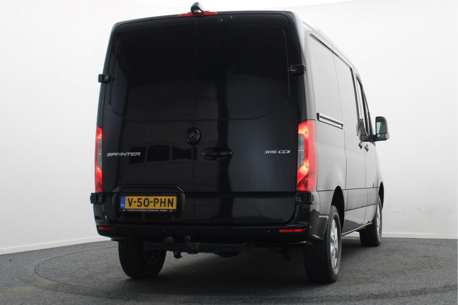 Mercedes-Benz Sprinter 315 CDI Automaat L1H1 Camera, Leer, Airco, Trekhaak, Apple CarPlay, 16”