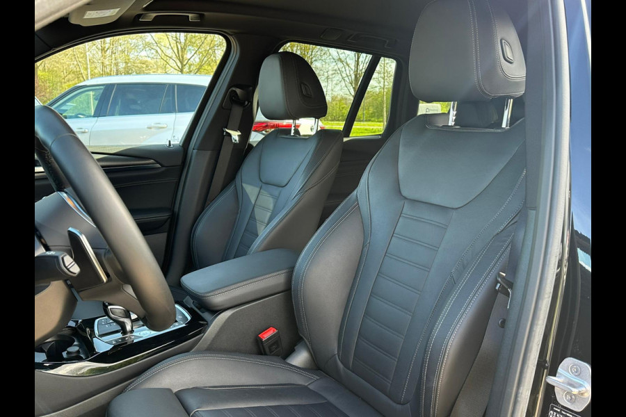 BMW X3 xDrive30e M Sport | Plug-in Hybride | incl. BMW Service Inclusive (5 jaar/100.000 km) | M pakket | Harman Kardon | Sportstoelen | Elektrische stoelen met geheugenfunctie | 360 graden camera | Stoelverwarming | Keyless | Elektrische achterklep | Adaptive Led | High-beam Headlights Control | Head Up Display | Adaptief demping systeem