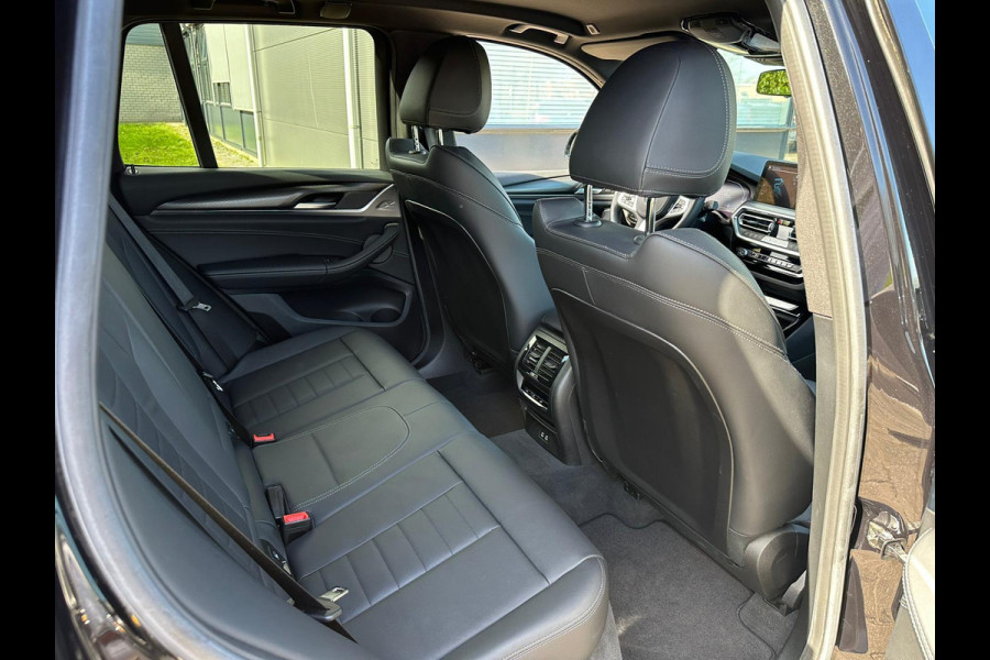 BMW X3 xDrive30e M Sport | Plug-in Hybride | incl. BMW Service Inclusive (5 jaar/100.000 km) | M pakket | Harman Kardon | Sportstoelen | Elektrische stoelen met geheugenfunctie | 360 graden camera | Stoelverwarming | Keyless | Elektrische achterklep | Adaptive Led | High-beam Headlights Control | Head Up Display | Adaptief demping systeem