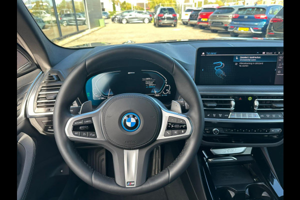 BMW X3 xDrive30e M Sport | Plug-in Hybride | incl. BMW Service Inclusive (5 jaar/100.000 km) | M pakket | Harman Kardon | Sportstoelen | Elektrische stoelen met geheugenfunctie | 360 graden camera | Stoelverwarming | Keyless | Elektrische achterklep | Adaptive Led | High-beam Headlights Control | Head Up Display | Adaptief demping systeem