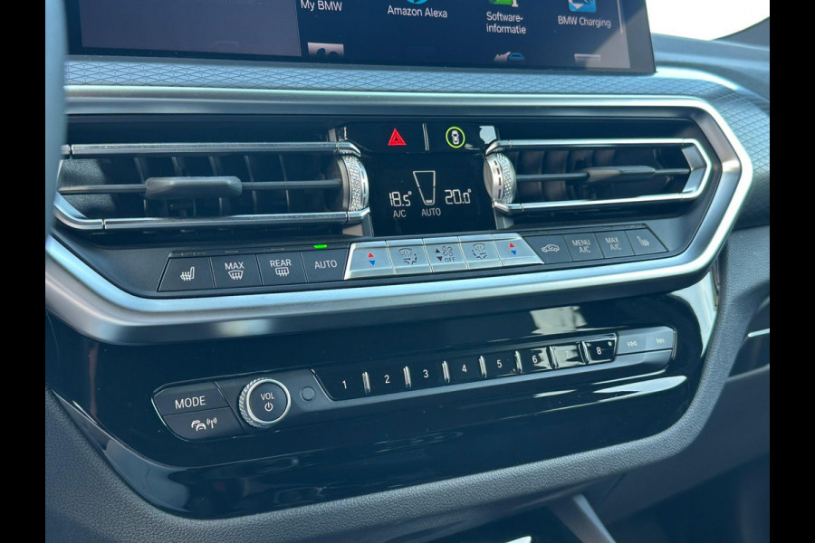 BMW X3 xDrive30e M Sport | Plug-in Hybride | incl. BMW Service Inclusive (5 jaar/100.000 km) | M pakket | Harman Kardon | Sportstoelen | Elektrische stoelen met geheugenfunctie | 360 graden camera | Stoelverwarming | Keyless | Elektrische achterklep | Adaptive Led | High-beam Headlights Control | Head Up Display | Adaptief demping systeem