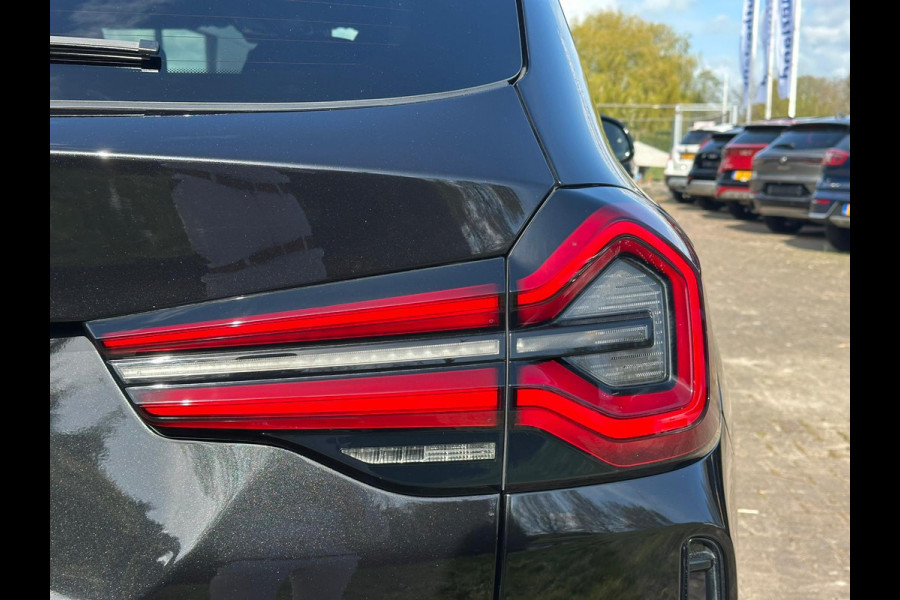 BMW X3 xDrive30e M Sport | Plug-in Hybride | incl. BMW Service Inclusive (5 jaar/100.000 km) | M pakket | Harman Kardon | Sportstoelen | Elektrische stoelen met geheugenfunctie | 360 graden camera | Stoelverwarming | Keyless | Elektrische achterklep | Adaptive Led | High-beam Headlights Control | Head Up Display | Adaptief demping systeem