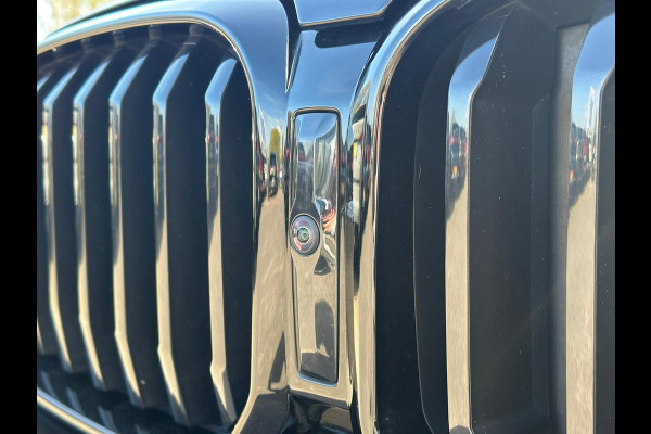 BMW X3 xDrive30e M Sport | Plug-in Hybride | incl. BMW Service Inclusive (5 jaar/100.000 km) | M pakket | Harman Kardon | Sportstoelen | Elektrische stoelen met geheugenfunctie | 360 graden camera | Stoelverwarming | Keyless | Elektrische achterklep | Adaptive Led | High-beam Headlights Control | Head Up Display | Adaptief demping systeem
