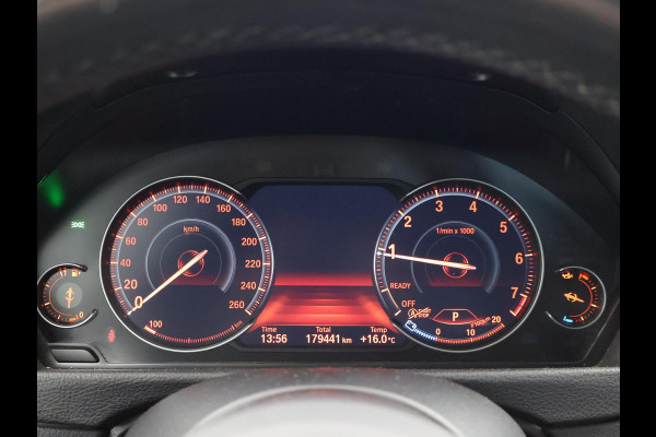 BMW 3 Serie Touring 318i M-SPORT + AFN. TREKHAAK | LEDER SPORTINT. | DIGITALE COCKPIT | STOELVERWARMING