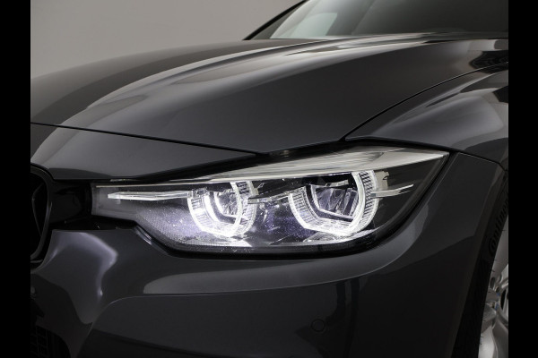 BMW 3 Serie Touring 318i M-SPORT + AFN. TREKHAAK | LEDER SPORTINT. | DIGITALE COCKPIT | STOELVERWARMING