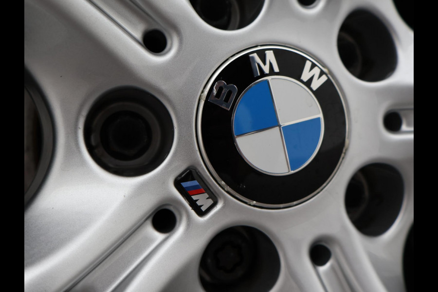 BMW 3 Serie Touring 318i M-SPORT + AFN. TREKHAAK | LEDER SPORTINT. | DIGITALE COCKPIT | STOELVERWARMING