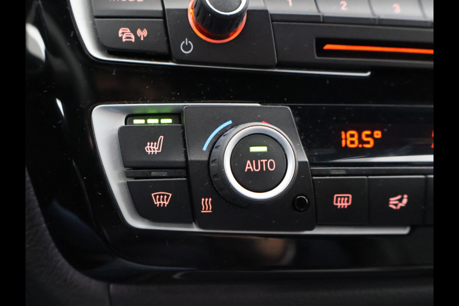 BMW 3 Serie Touring 318i M-SPORT + AFN. TREKHAAK | LEDER SPORTINT. | DIGITALE COCKPIT | STOELVERWARMING