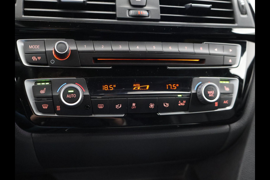 BMW 3 Serie Touring 318i M-SPORT + AFN. TREKHAAK | LEDER SPORTINT. | DIGITALE COCKPIT | STOELVERWARMING