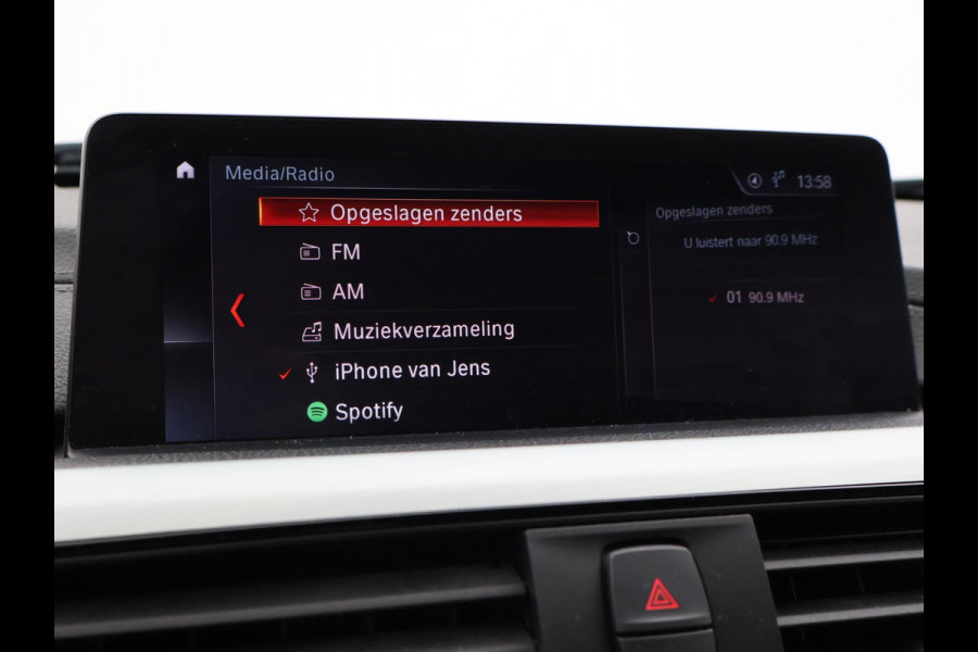 BMW 3 Serie Touring 318i M-SPORT + AFN. TREKHAAK | LEDER SPORTINT. | DIGITALE COCKPIT | STOELVERWARMING