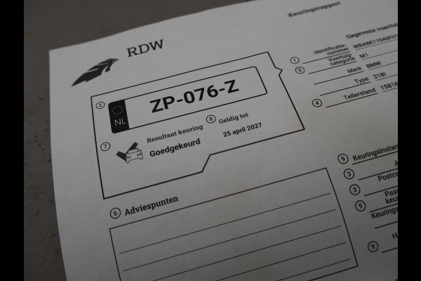 BMW 3 Serie Touring 318i M-SPORT + AFN. TREKHAAK | LEDER SPORTINT. | DIGITALE COCKPIT | STOELVERWARMING