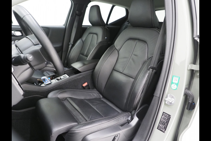 Volvo XC40 1.5 T5 Plug-in hybrid Plus Dark | Leder | Trekhaak | Harman/Kardon | Pilot Assist | Camera | Keyless | Memory | Carplay