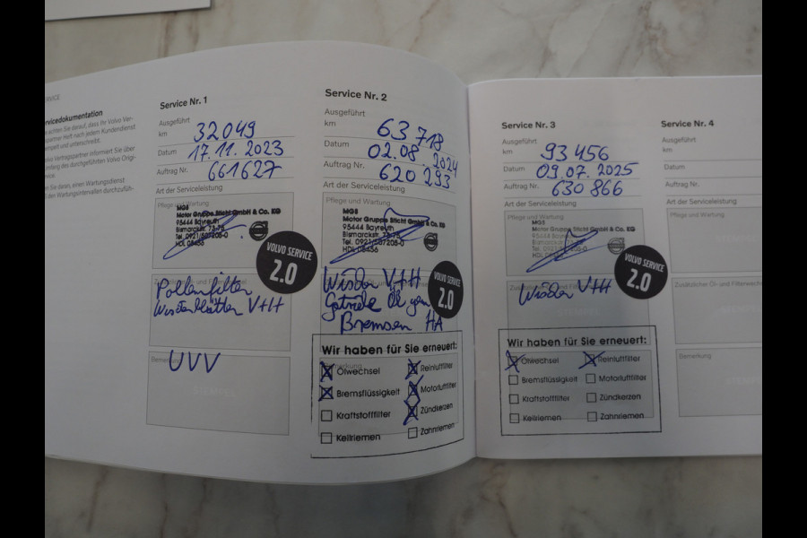 Volvo XC40 1.5 T5 Plug-in hybrid Plus Dark | Leder | Trekhaak | Harman/Kardon | Pilot Assist | Camera | Keyless | Memory | Carplay