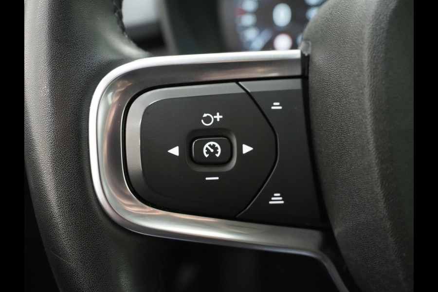 Volvo XC40 1.5 T5 Plug-in hybrid Plus Dark | Leder | Trekhaak | Harman/Kardon | Pilot Assist | Camera | Keyless | Memory | Carplay