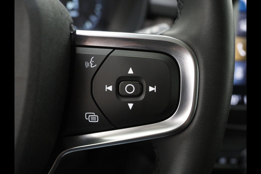 Volvo XC40 1.5 T5 Plug-in hybrid Plus Dark | Leder | Trekhaak | Harman/Kardon | Pilot Assist | Camera | Keyless | Memory | Carplay