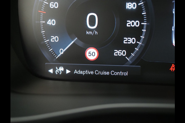 Volvo XC40 1.5 T5 Plug-in hybrid Plus Dark | Leder | Trekhaak | Harman/Kardon | Pilot Assist | Camera | Keyless | Memory | Carplay