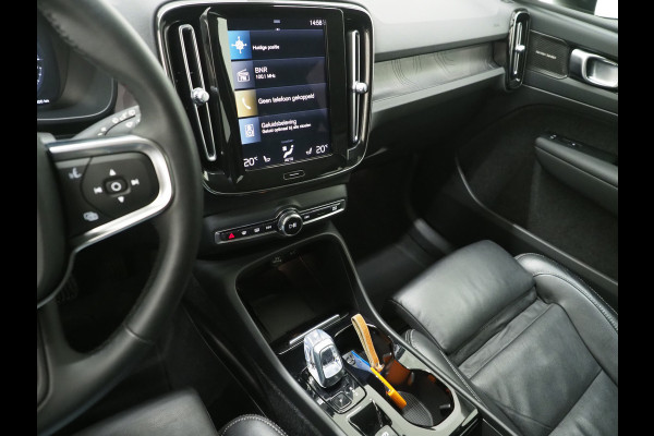 Volvo XC40 1.5 T5 Plug-in hybrid Plus Dark | Leder | Trekhaak | Harman/Kardon | Pilot Assist | Camera | Keyless | Memory | Carplay