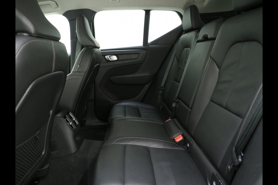 Volvo XC40 1.5 T5 Plug-in hybrid Plus Dark | Leder | Trekhaak | Harman/Kardon | Pilot Assist | Camera | Keyless | Memory | Carplay