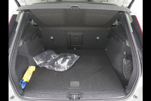 Volvo XC40 1.5 T5 Plug-in hybrid Plus Dark | Leder | Trekhaak | Harman/Kardon | Pilot Assist | Camera | Keyless | Memory | Carplay