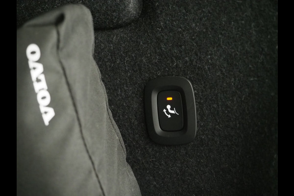 Volvo XC40 1.5 T5 Plug-in hybrid Plus Dark | Leder | Trekhaak | Harman/Kardon | Pilot Assist | Camera | Keyless | Memory | Carplay