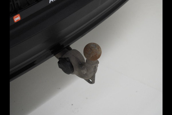 Volvo XC40 1.5 T5 Plug-in hybrid Plus Dark | Leder | Trekhaak | Harman/Kardon | Pilot Assist | Camera | Keyless | Memory | Carplay