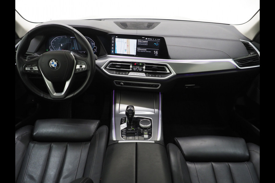 BMW X5 xDrive45e High Executive | Panoramadak | Leder | Trekhaak | Luchtvering | HUD | Camera | Sfeerlicht | Carplay