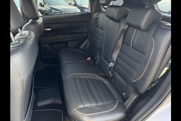 Mitsubishi Outlander 2.0 PHEV S-Edition PANODAK | LEDER | TREKHAAK