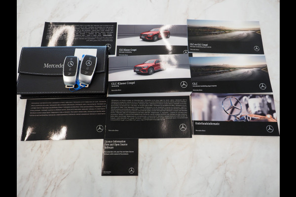 Mercedes-Benz GLC Coupé 300e 4MATIC | Schuifdak | Leder | 360 | Virtual | Sfeerlicht | Keyless | Stoelverwarming | Carplay