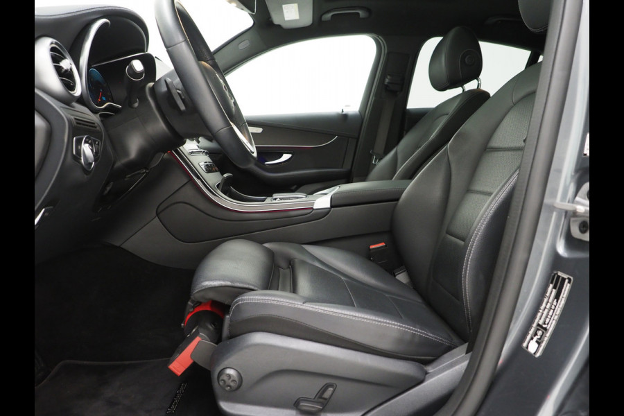 Mercedes-Benz GLC Coupé 300e 4MATIC | Schuifdak | Leder | 360 | Virtual | Sfeerlicht | Keyless | Stoelverwarming | Carplay