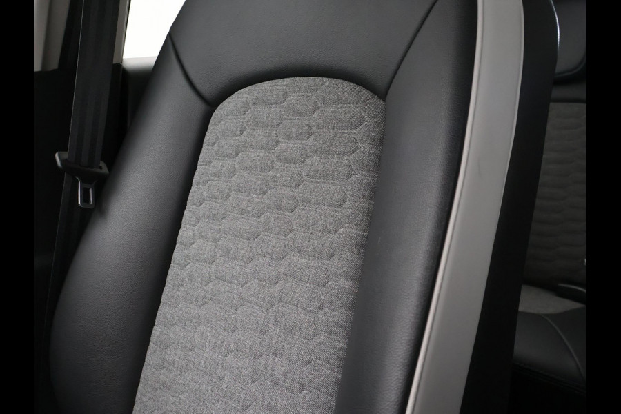 Renault ZOE R135 INTENS 52 kWh ACCU EIGENDOM + APPLE CARPLAY | LED | CAMERA