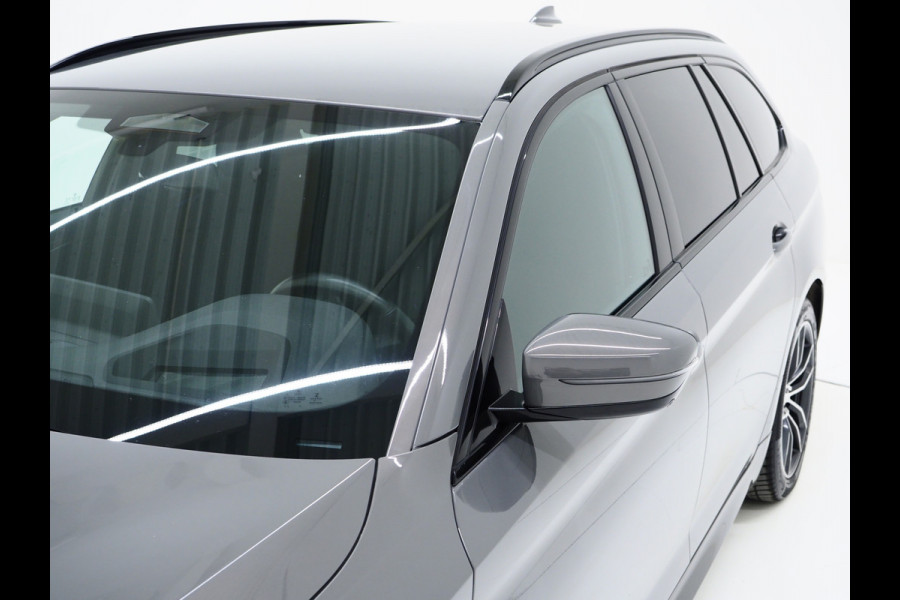 BMW 5 Serie Touring 530e M Sport Shadow Line | LaserLED | Trekhaak | Harman/Kardon | 360 | HUD | Sfeerlicht | Keyless | Carplay