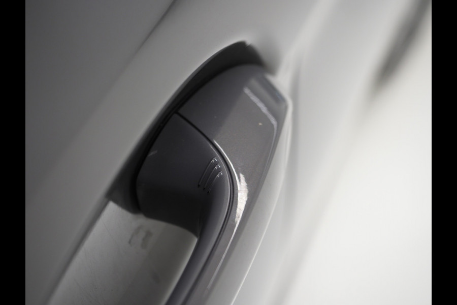 BMW 5 Serie Touring 530e M Sport Shadow Line | LaserLED | Trekhaak | Harman/Kardon | 360 | HUD | Sfeerlicht | Keyless | Carplay