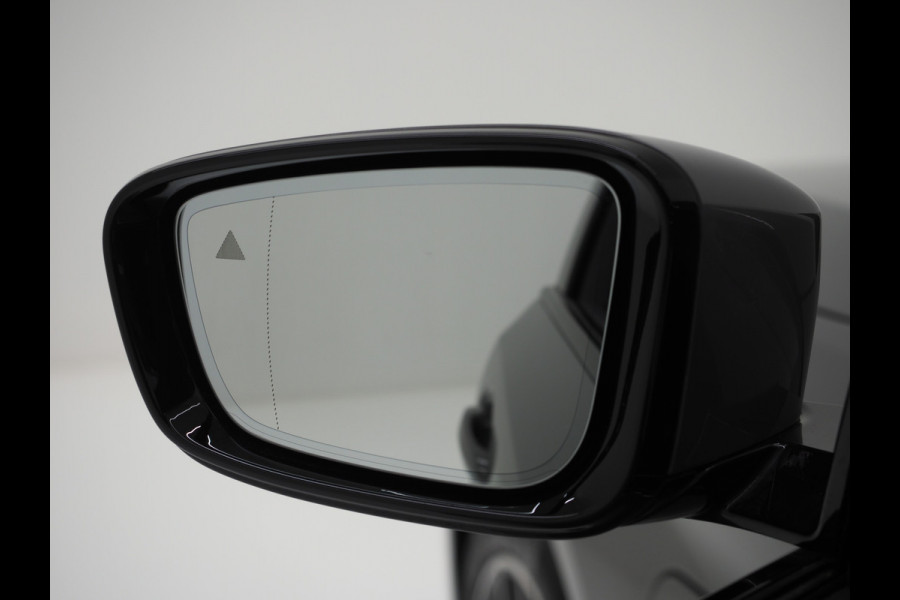 BMW 5 Serie Touring 530e M Sport Shadow Line | LaserLED | Trekhaak | Harman/Kardon | 360 | HUD | Sfeerlicht | Keyless | Carplay