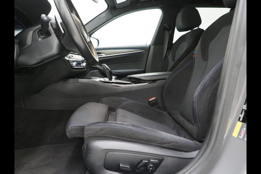 BMW 5 Serie Touring 530e M Sport Shadow Line | LaserLED | Trekhaak | Harman/Kardon | 360 | HUD | Sfeerlicht | Keyless | Carplay