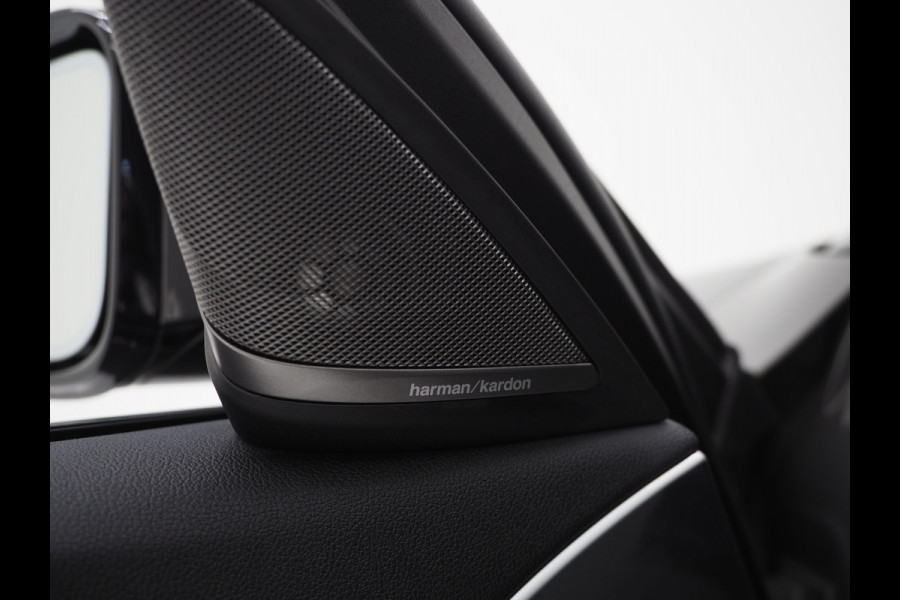 BMW 5 Serie Touring 530e M Sport Shadow Line | LaserLED | Trekhaak | Harman/Kardon | 360 | HUD | Sfeerlicht | Keyless | Carplay