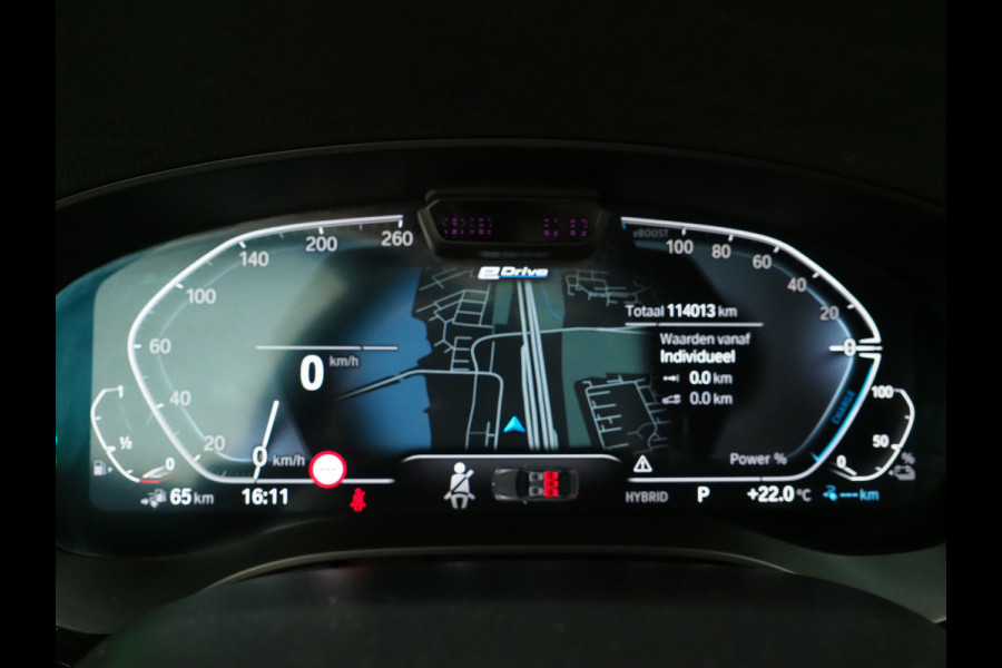 BMW 5 Serie Touring 530e M Sport Shadow Line | LaserLED | Trekhaak | Harman/Kardon | 360 | HUD | Sfeerlicht | Keyless | Carplay
