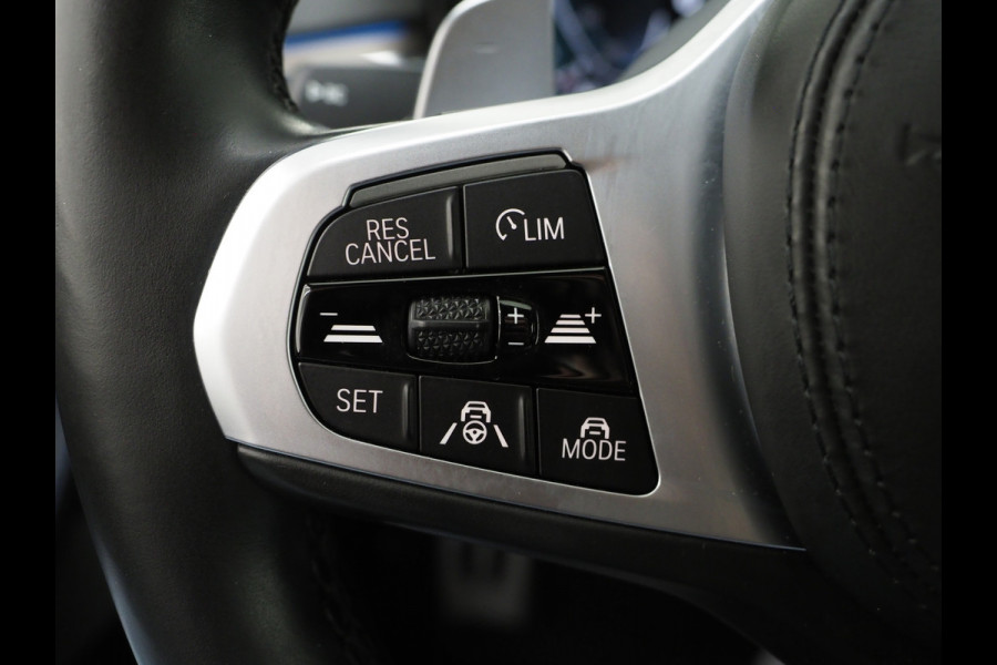 BMW 5 Serie Touring 530e M Sport Shadow Line | LaserLED | Trekhaak | Harman/Kardon | 360 | HUD | Sfeerlicht | Keyless | Carplay