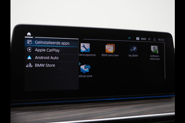 BMW 5 Serie Touring 530e M Sport Shadow Line | LaserLED | Trekhaak | Harman/Kardon | 360 | HUD | Sfeerlicht | Keyless | Carplay