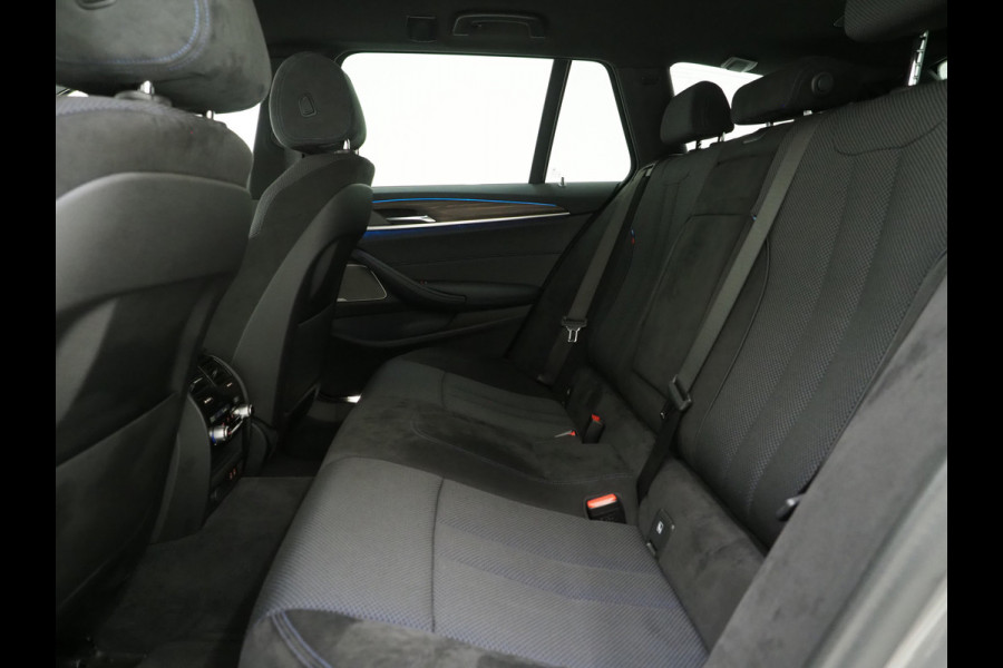 BMW 5 Serie Touring 530e M Sport Shadow Line | LaserLED | Trekhaak | Harman/Kardon | 360 | HUD | Sfeerlicht | Keyless | Carplay
