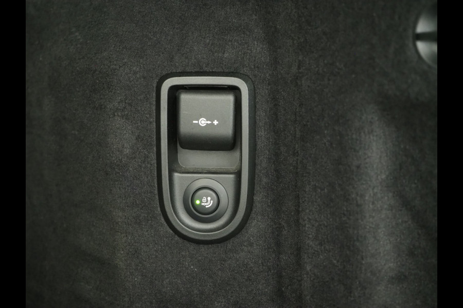 BMW 5 Serie Touring 530e M Sport Shadow Line | LaserLED | Trekhaak | Harman/Kardon | 360 | HUD | Sfeerlicht | Keyless | Carplay