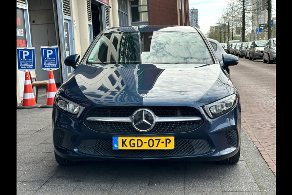 Mercedes-Benz A-Klasse 180 Business Leer Navi Carplay Sfeerverlichting