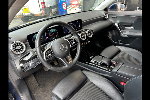 Mercedes-Benz A-Klasse 180 Business Leer Navi Carplay Sfeerverlichting