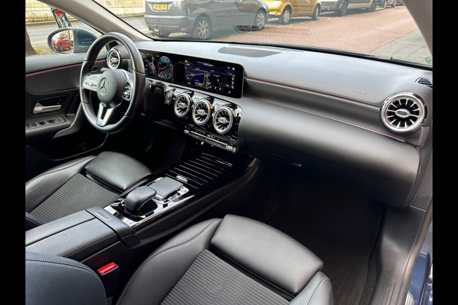 Mercedes-Benz A-Klasse 180 Business Leer Navi Carplay Sfeerverlichting