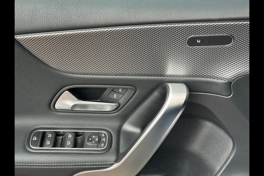 Mercedes-Benz A-Klasse 180 Business Leer Navi Carplay Sfeerverlichting