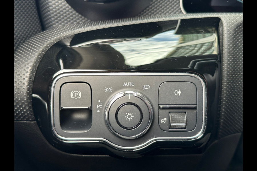 Mercedes-Benz A-Klasse 180 Business Leer Navi Carplay Sfeerverlichting
