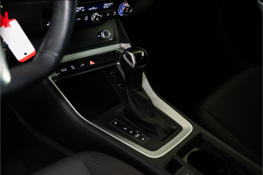 Audi Q3 Sportback 45 TFSI e Business Edition 245PK | Chronos | Carplay | Dodehoek | Stoelverw. | Garantie