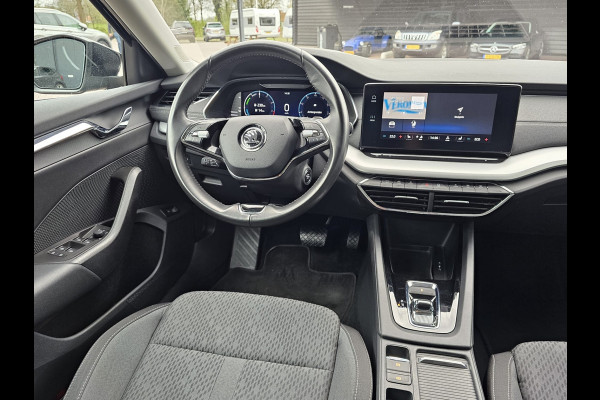 Škoda Octavia Combi 1.4 TSI iV PHEV Business Edition Plus | LED | Trekhaak | Stoelvewarming | Camera | SmartLink | ACC | Lane Assist |