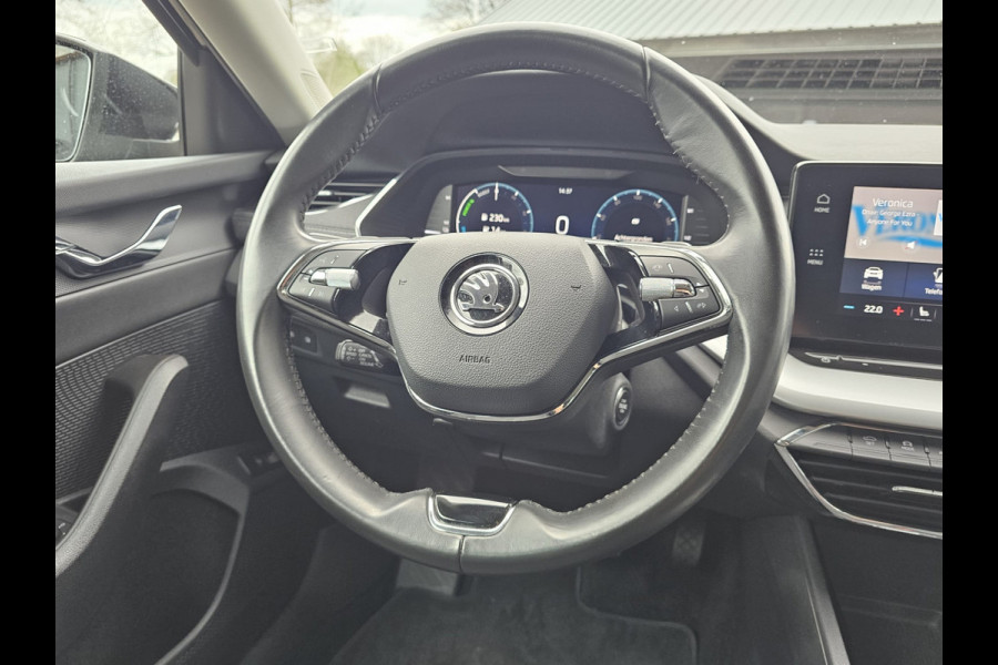 Škoda Octavia Combi 1.4 TSI iV PHEV Business Edition Plus | LED | Trekhaak | Stoelvewarming | Camera | SmartLink | ACC | Lane Assist |